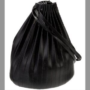 Authentic Cool & chic Mansur Gavriel bucket pleated leather bag (Retail $700)